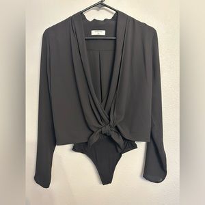 Babaton Aritzia Wrap Tie Blouse Bodysuit